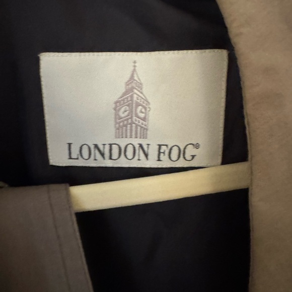 Vintage London Fog Belted Trench Coach - Picture 3 of 4